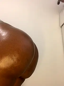 Snapshot of Africanbootie chatting on November 16, 2025, 6:19 am Africanbootie online show from November 16, 2025, 6:19 am