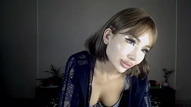 Snapshot of Izalimka chatting on January 16, 2025, 3:23 am Izalimka online show from January 16, 2025, 3:23 am
