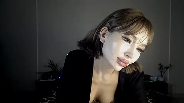 Snapshot of Izalimka chatting on February 3, 2025, 9:30 am Izalimka online show from February 3, 2025, 9:30 am