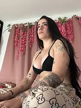 msschloee  online show from November 21, 2025, 11:58 pm