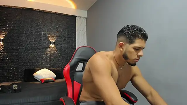 Snapshot of taurus_boy1 chatting on November 5, 2025, 10:48 am taurus boy1 online show from November 5, 2025, 10:48 am