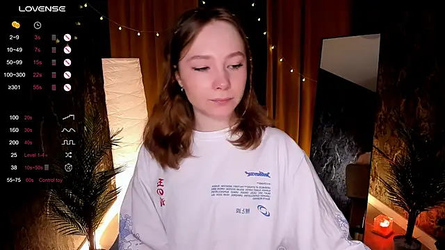 Snapshot of LanaBlu_ chatting on November 16, 2025, 6:19 am LanaBlu online show from November 16, 2025, 6:19 am