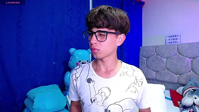 OwenBluee online show from December 12, 2024, 12:27 am