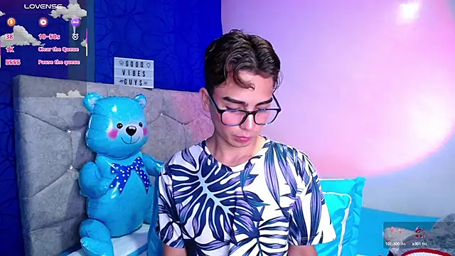 OwenBluee online show from February 25, 2025, 7:09 am