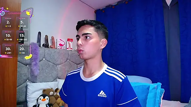 OwenBluee online show from September 10, 2025, 6:02 am