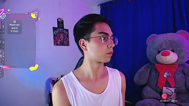 Snapshot of OwenBluee chatting on July 29, 2026, 8:45 am OwenBluee online show from July 29, 2026, 8:45 am