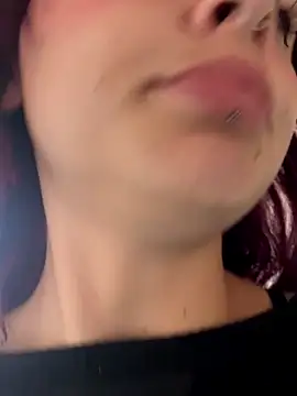 Snapshot of bombom_6 chatting on October 15, 2025, 4:18 pm bombom 6 online show from October 15, 2025, 4:18 pm