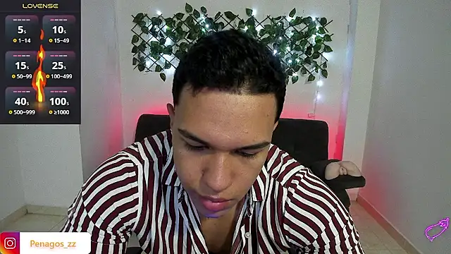Snapshot of Taylor_John chatting on December 8, 2024, 1:47 pm Taylor John online show from December 8, 2024, 1:47 pm