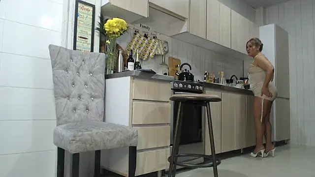 Jadeee  online show from February 13, 2025, 9:38 pm