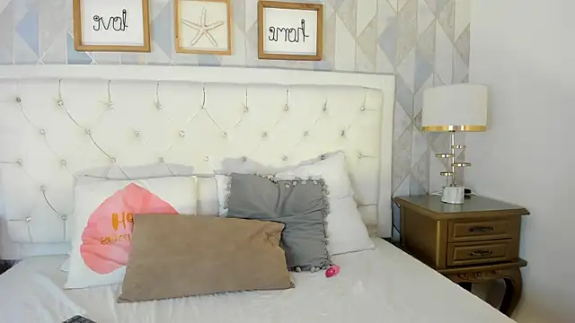 Snapshot of Kimberlin_Cam_ chatting on January 18, 2026, 2:43 pm Kimberlin Cam online show from January 18, 2026, 2:43 pm