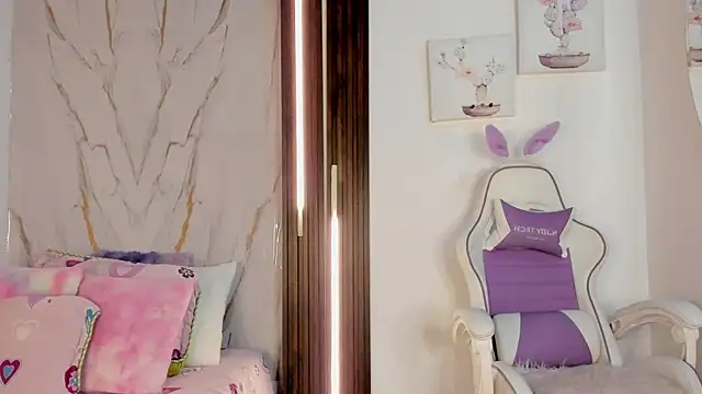 mia six66 online show from February 10, 2026, 12:09 pm