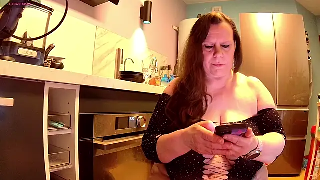 Endrocleia online show from April 8, 2026, 12:21 am