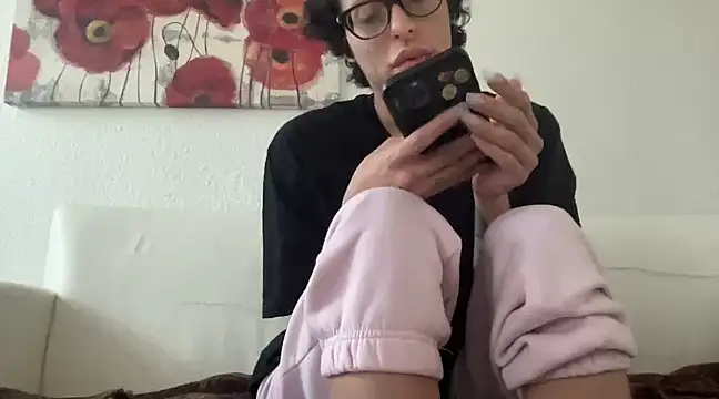 myloveforyouu online show from December 18, 2024, 7:19 pm