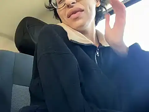 myloveforyouu online show from January 19, 2025, 4:46 pm