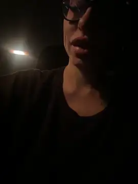 myloveforyouu online show from October 4, 2025, 6:44 am