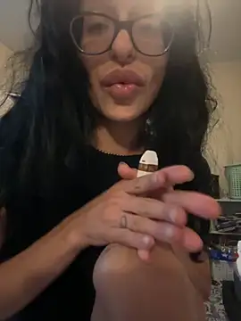 myloveforyouu online show from November 18, 2025, 2:43 pm