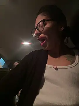 myloveforyouu online show from January 7, 2026, 4:48 am