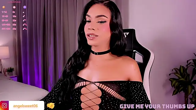ANGELL06 online show from June 7, 2026, 4:27 am