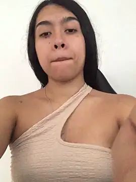 SweetLatiin  online show from October 5, 2025, 6:50 pm