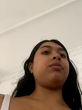 SweetLatiin  online show from November 30, 2025, 4:55 pm