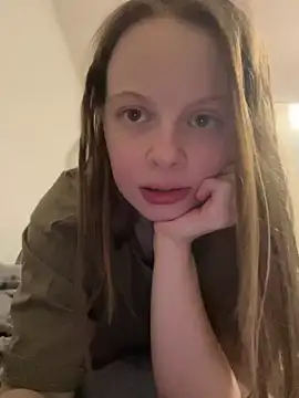 Snapshot of wrenlie chatting on December 7, 2024, 5:53 pm wrenlie online show from December 7, 2024, 5:53 pm