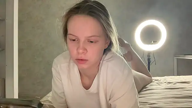 Snapshot of wrenlie chatting on July 2, 2026, 8:04 pm wrenlie online show from July 2, 2026, 8:04 pm