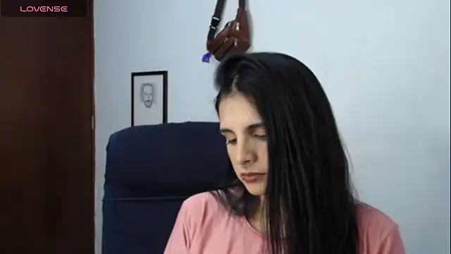 Snapshot of alma_violeta chatting on September 22, 2025, 6:21 pm alma violeta online show from September 22, 2025, 6:21 pm