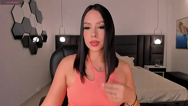 Snapshot of KatieStonne chatting on October 22, 2025, 6:13 am KatieStonne online show from October 22, 2025, 6:13 am