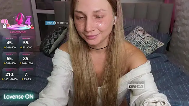 GoodGirl0024 online show from October 1, 2025, 8:37 pm