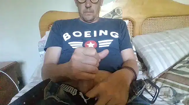 Snapshot of Raimundo1971 chatting on February 8, 2025, 8:32 pm Raimundo1971 online show from February 8, 2025, 8:32 pm