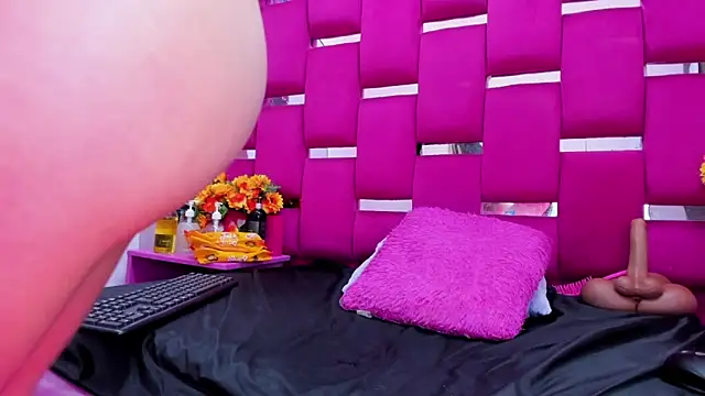 Lya Anal online show from May 23, 2026, 1:33 am