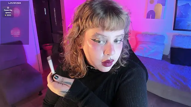 Sabrina scarlett online show from September 23, 2025, 4:26 am