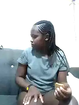 Sweetcecie01 online show from September 27, 2025, 9:09 pm