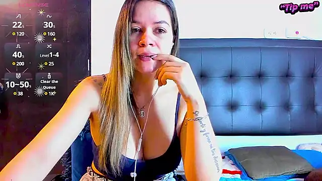 Snapshot of daniela_beauty chatting on December 7, 2024, 2:35 pm daniela beauty online show from December 7, 2024, 2:35 pm