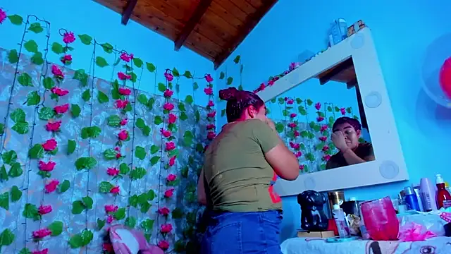 AngelaCoffee online show from April 10, 2026, 10:47 pm