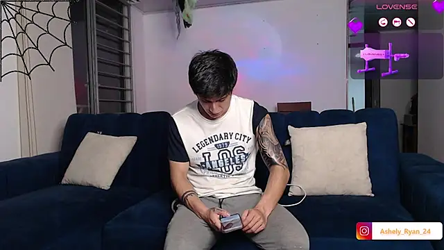 ashely ryan24 online show from October 18, 2025, 12:02 am