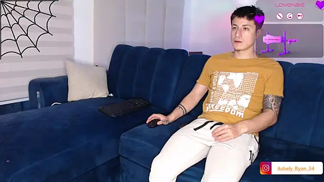 ashely ryan24 online show from October 28, 2025, 10:45 pm