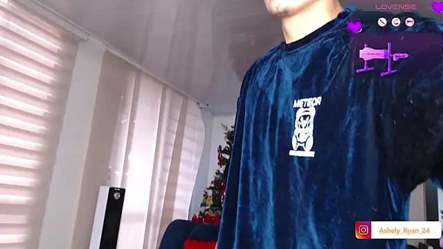 ashely ryan24 online show from November 28, 2025, 9:28 pm