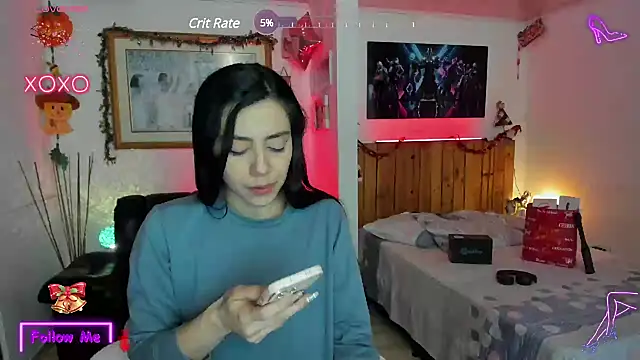 Snapshot of LauGrayJ chatting on December 14, 2024, 10:18 pm LauGrayJ online show from December 14, 2024, 10:18 pm