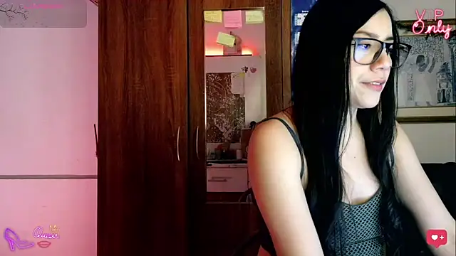 LauGrayJ online show from February 20, 2026, 12:07 am