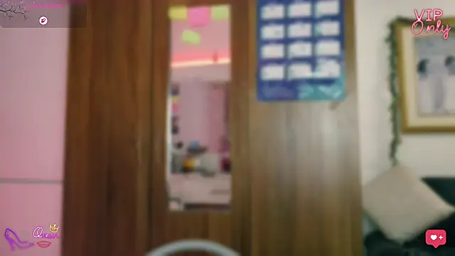 LauGrayJ online show from March 31, 2026, 4:57 am