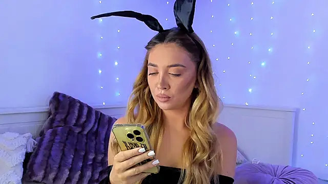 Snapshot of Jessielle chatting on December 19, 2024, 11:29 am Jessielle online show from December 19, 2024, 11:29 am