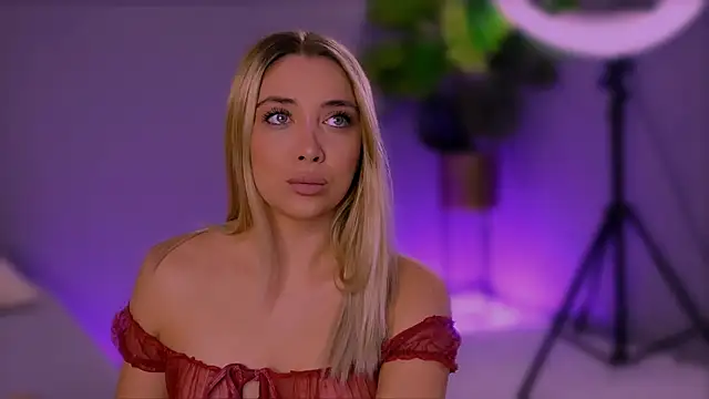 Snapshot of Jessielle chatting on October 18, 2025, 7:25 pm Jessielle online show from October 18, 2025, 7:25 pm