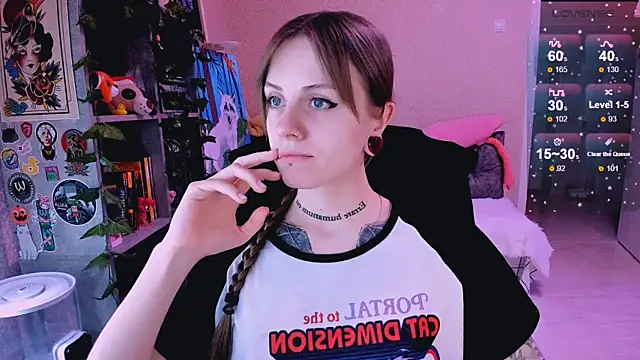 Snapshot of NaniMoore chatting on January 25, 2025, 11:00 pm NaniMoore online show from January 25, 2025, 11:00 pm