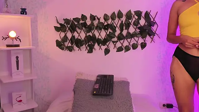 Snapshot of Eva_ritz chatting on February 6, 2026, 9:18 pm Eva ritz online show from February 6, 2026, 9:18 pm