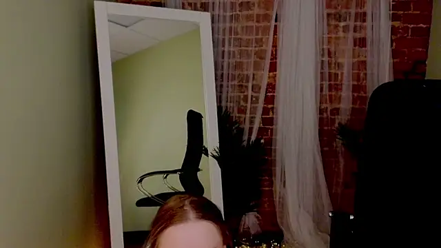 VioletMills online show from December 23, 2024, 3:29 am