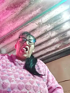 clarita 01 online show from November 8, 2025, 11:21 am