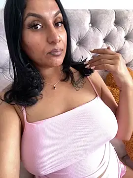 Snapshot of Indianbutter11 chatting on October 18, 2025, 12:28 pm Indianbutter11 online show from October 18, 2025, 12:28 pm