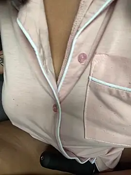 Snapshot of Indianbutter11 chatting on November 11, 2025, 5:18 am Indianbutter11 online show from November 11, 2025, 5:18 am