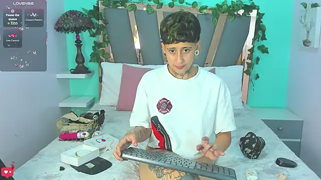 Ethan lennox online show from March 19, 2026, 10:14 pm